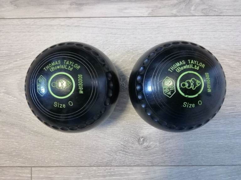 Lawn Bowls Taylor Lignoid, Size 0, a pair. 