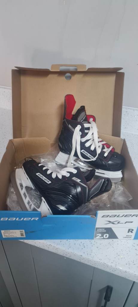 BAUER ICE SKATING BOOTS