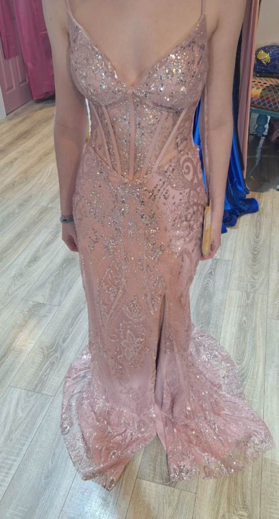 Beautiful sparkle rose formal dress 