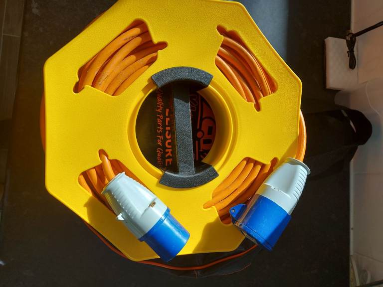 25 metre Caravan Hookup Cable 2.5mm 16A 3 pin Motorhome Lead with reel and cover