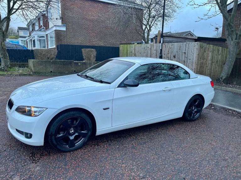 BMW 320i SE Convertible