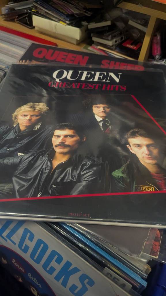 Queens greatest hits vinyl records double album £35