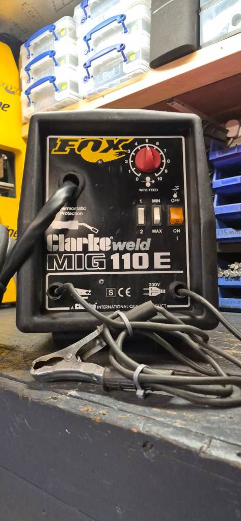 Clarke 110 mig welder ,gas or gasless in great condition 