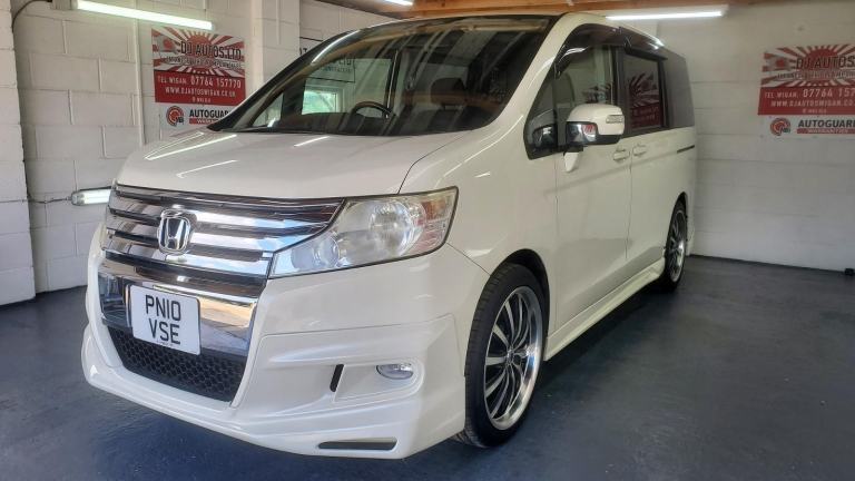 Honda stepwagon spada 2.0 auto 8 seater fresh japanese import new tyres 2010