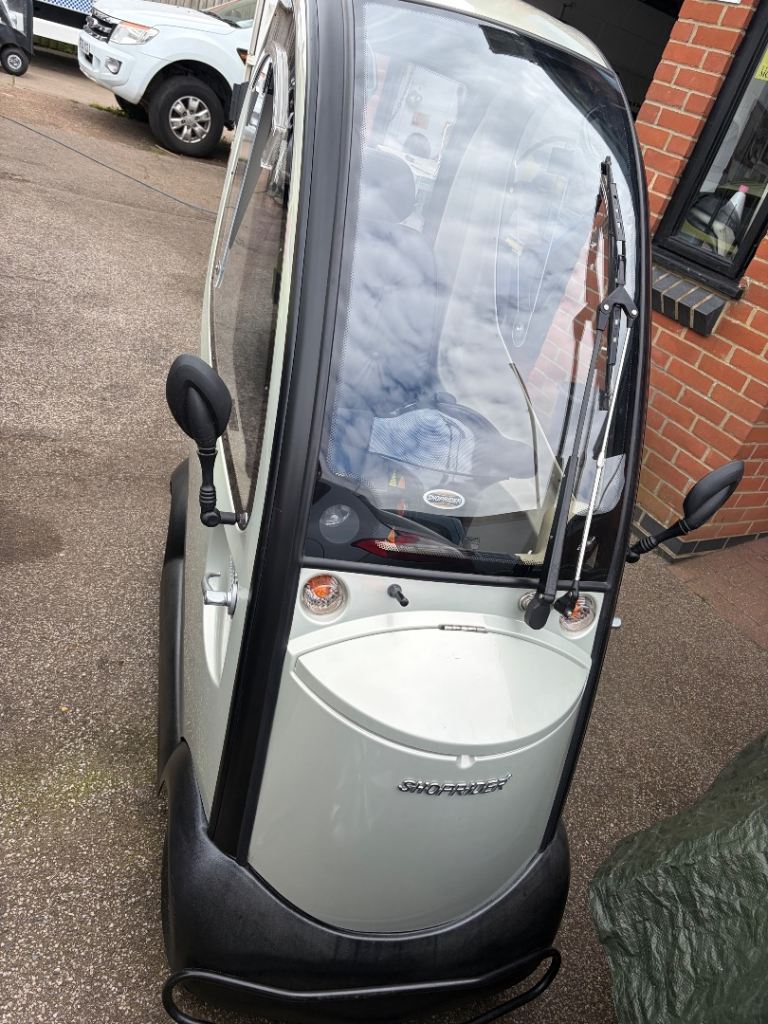 Shoprider Pihsiang Cabin Car Mobility Scooter – New Motor & Brakes – Fully Enclosed