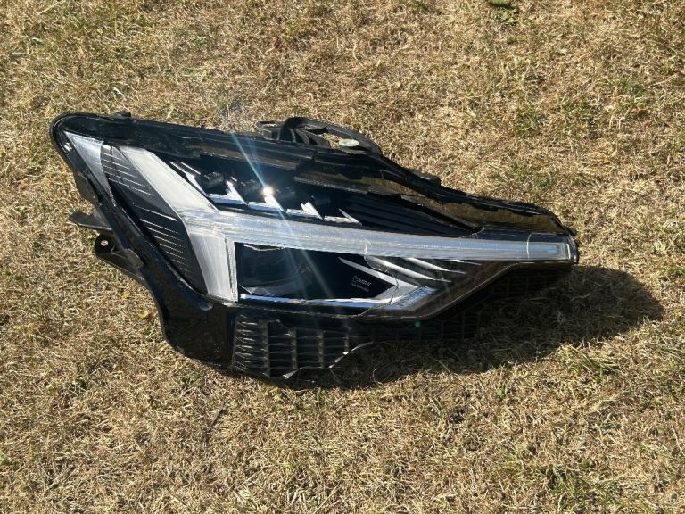 Genuine Polestar 2 Drivers Side LED Pixel Headlight 2020-2023