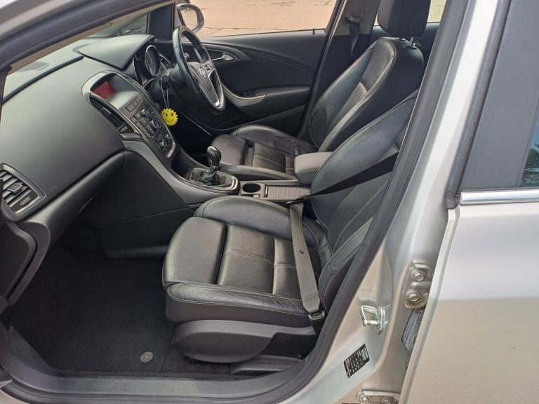 2011 Vauxhall Astra 2.0 CDTi 16V ecoFLEX Elite [165] 5dr HATCHBACK Diesel Manual