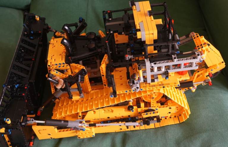 Lego Technic D11 Dozer – Fully Working, Boxed