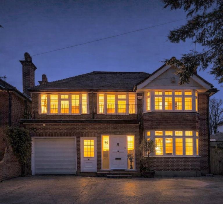 5 Bedroom 2 Bathroom Detached House