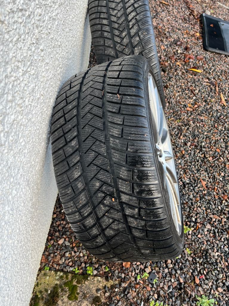 Mercedes 20” AMG alloy wheels