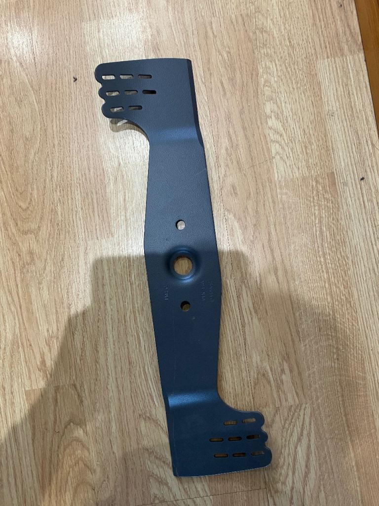 Lawnmower blade