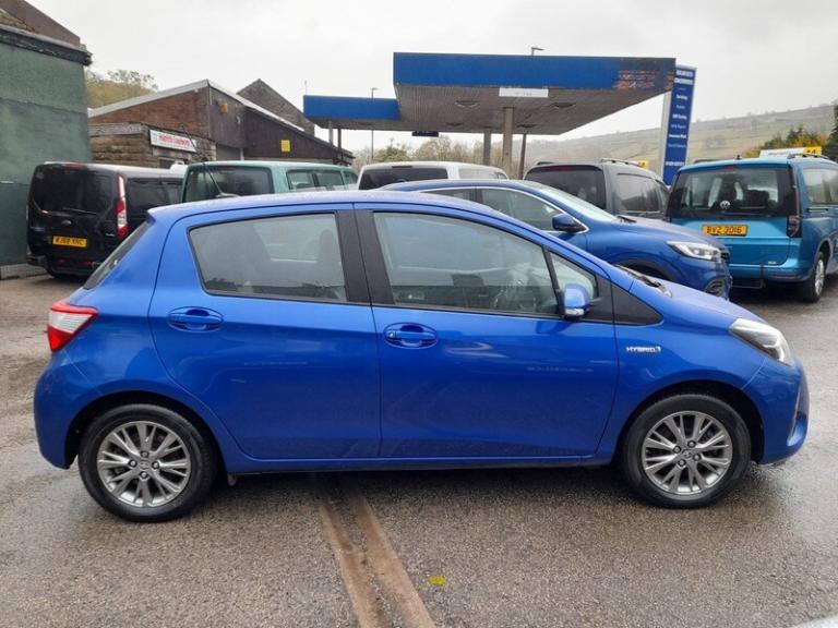 Toyota Yaris VVT-I ICON TECH +nav + camera, AUTO, 2 OWNERS, BLUE