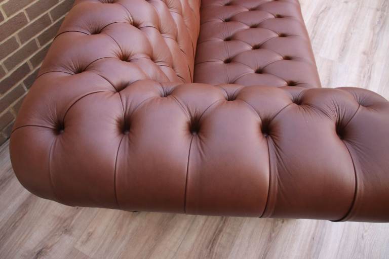 Saxon Highgrove Chesterfield Sofa (UK Delivery)