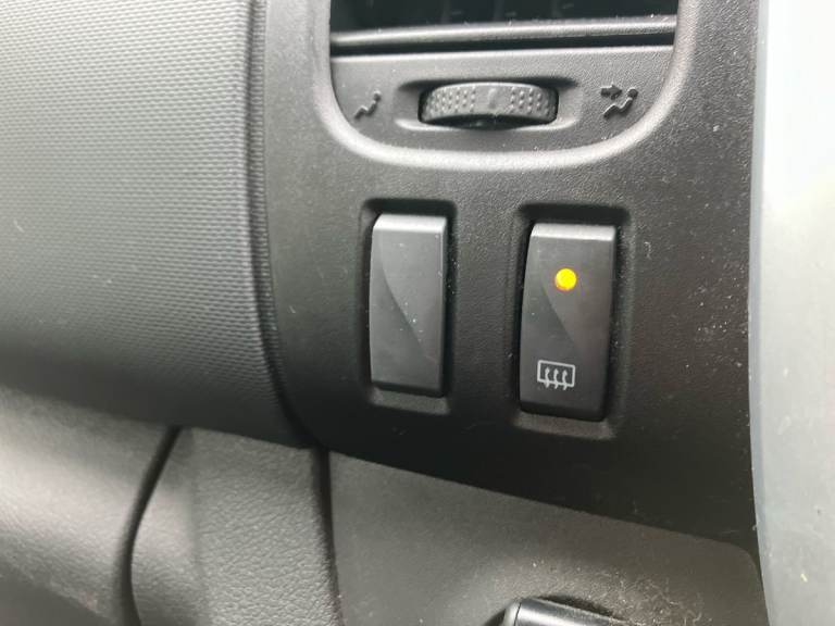 2020 Renault Trafic LL30 ENERGY dCi 120 Sport Nav 9 Seater Standard Roof Minibus DIESEL Manual