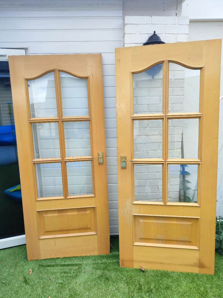 Double internal wooden doors with glass 