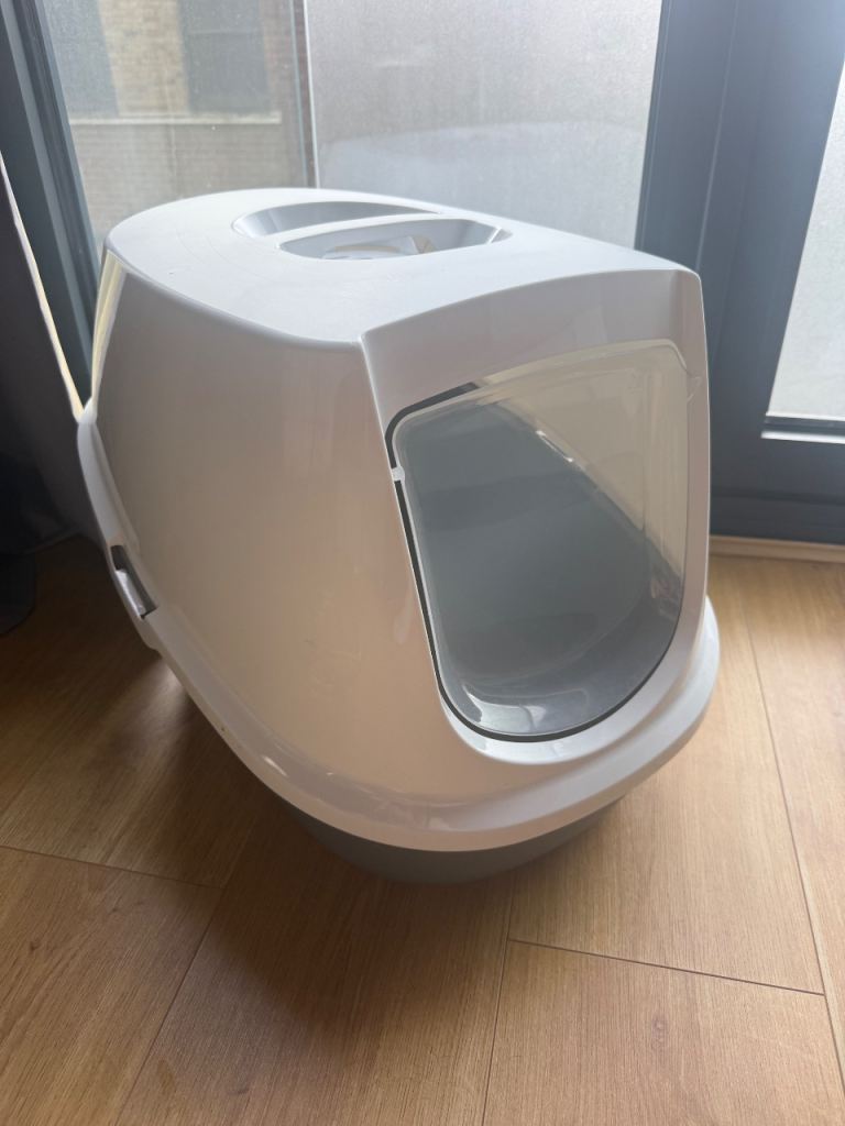 Pets at Home Essentials Hooded Cat Litter Tray