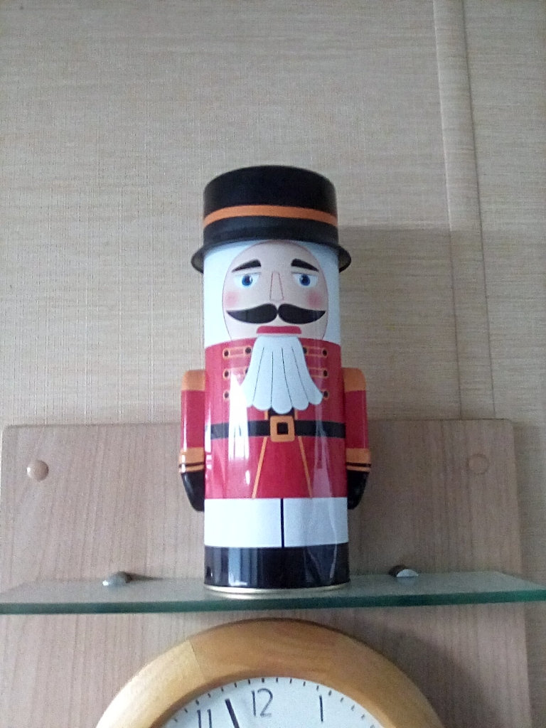 Buscuit tin soldier