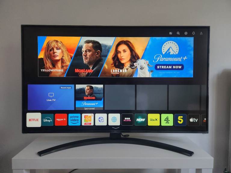 LG 4k TV (43"/108cm) + Ikea TV table(90×26×45)