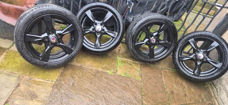 Bmw alloys and tyres 120pcd 17in 