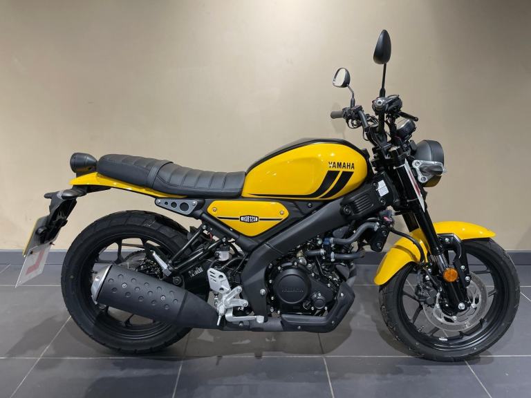 Yamaha XSR125 XSR 125 in Yellow 125cc geared bike