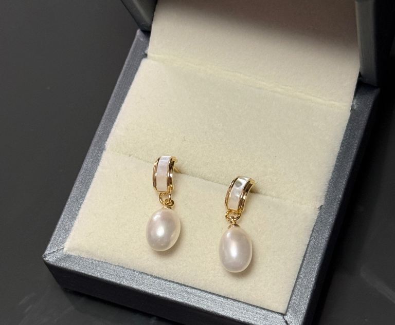 Classic freshwater pearl drop dangle earrings 
