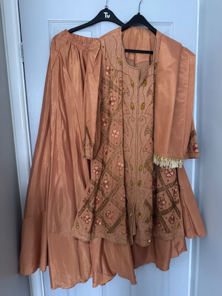 Indian Dress Size 12 / Size M