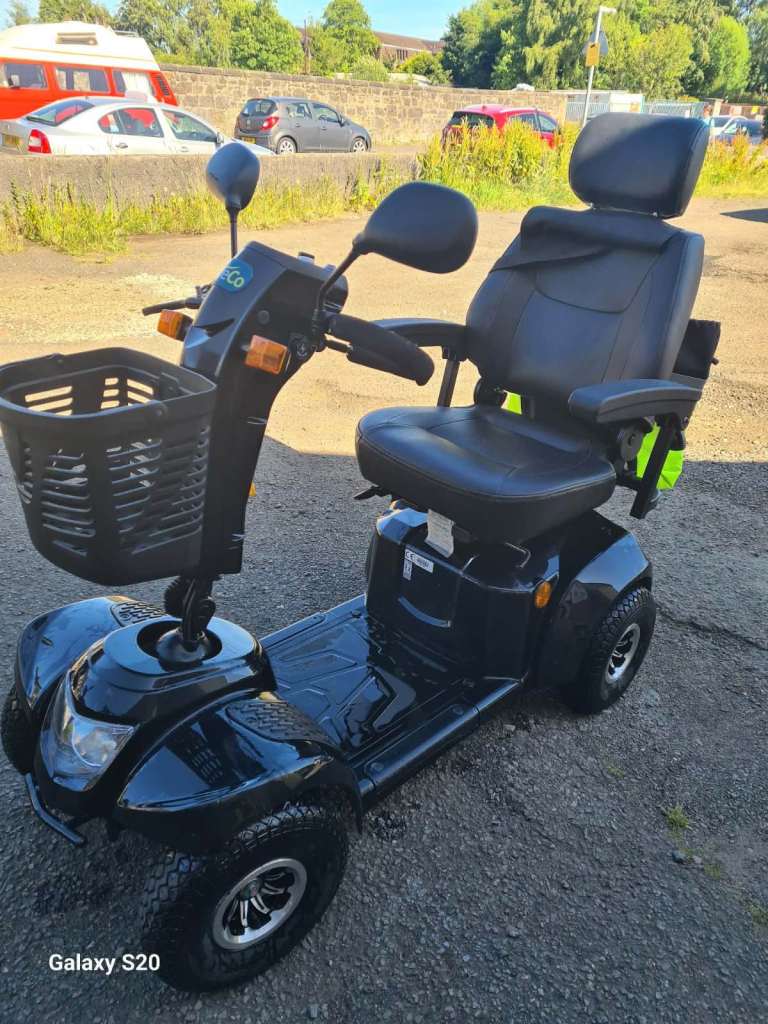 Careco 8 mph mobility scooter good condition can deliver today 