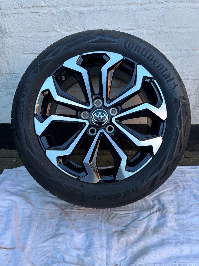 Toyota Yaris Cross Alloy Wheel & Tyre