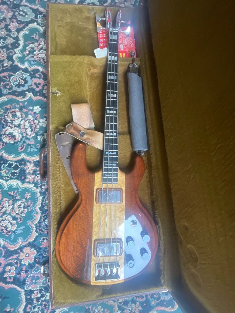 Kramer electric guitar 650g (1977)