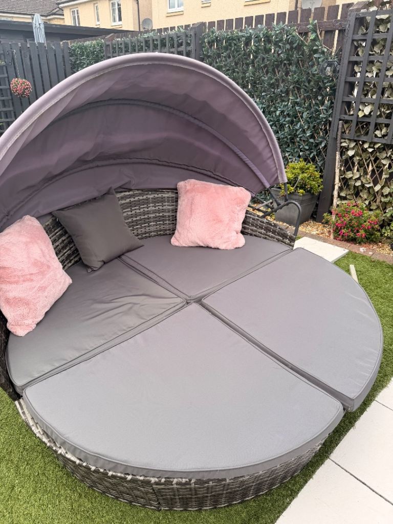 Rattan Garden Daybed with Retractable Canopy and Cushions