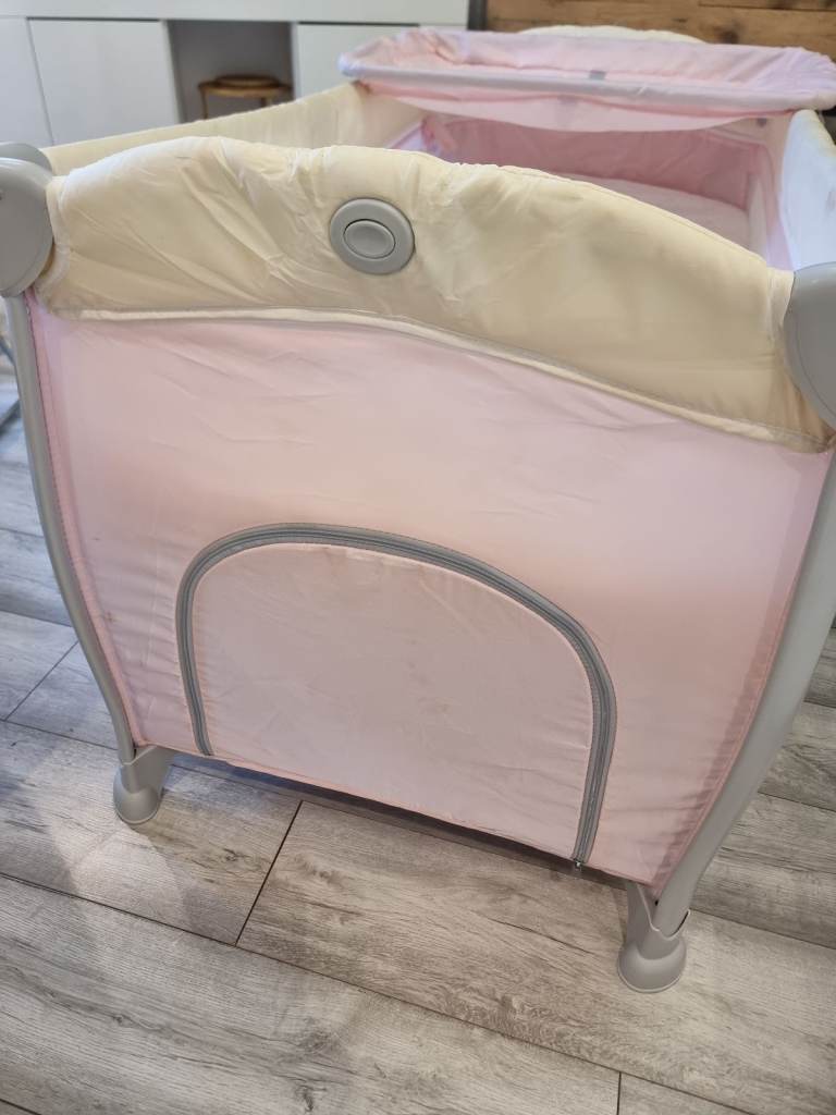 Travel cot for baby/toddler