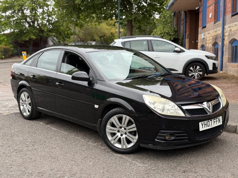 2007 Vauxhall Vectra 1.8 VVT Exclusiv 5dr Hatchback Black - Full Service History - MOT March 27!