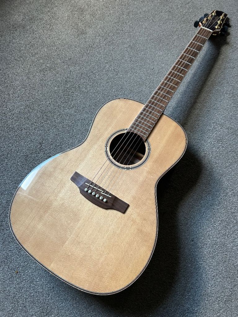 Takamine small body acoustic, just beautiful