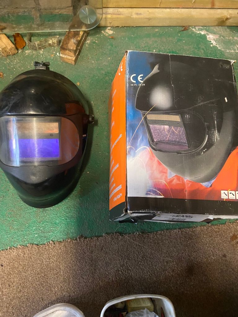 Welding helmet 