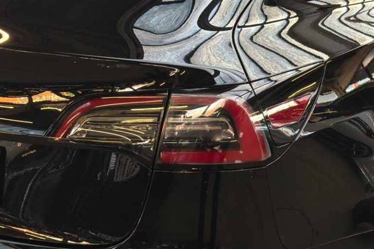 2022 Tesla Model 3 Standard Range Plus Saloon 4dr Electric Auto RWD (241 bhp) Saloon Electric Aut...