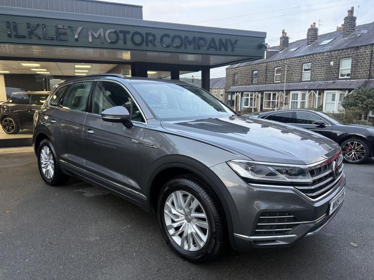 2019 (19) VW Touareg 3.0 TDi V6 SEL Automatic Grey 66000 miles