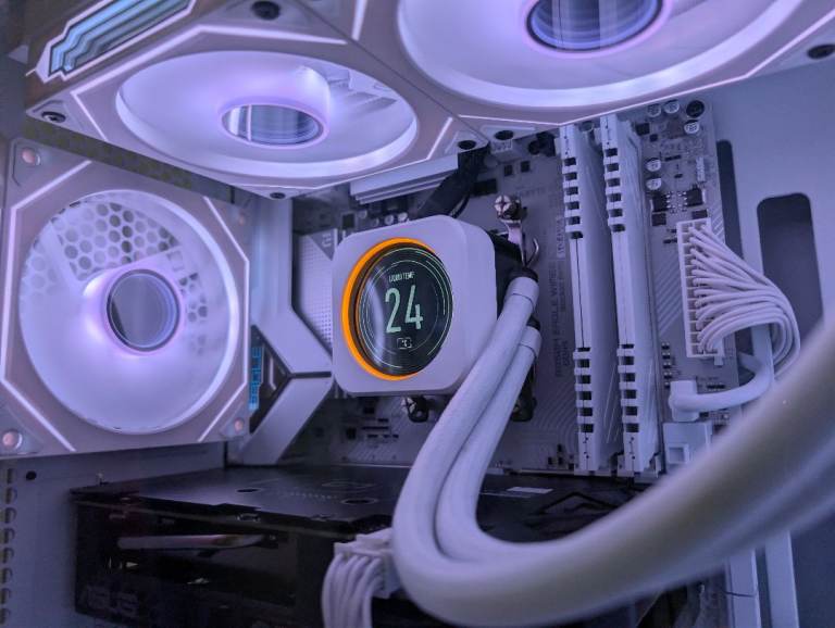 High Quality Gaming PC | AM5 | DDR5 32GB | Corsair AIO LCD | TR 9" Custom Display | NZXT | Asus RTX