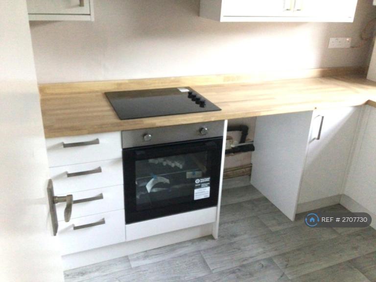 1 bedroom flat in Limefield Court, Salford, M7 (1 bed) (#2707730)