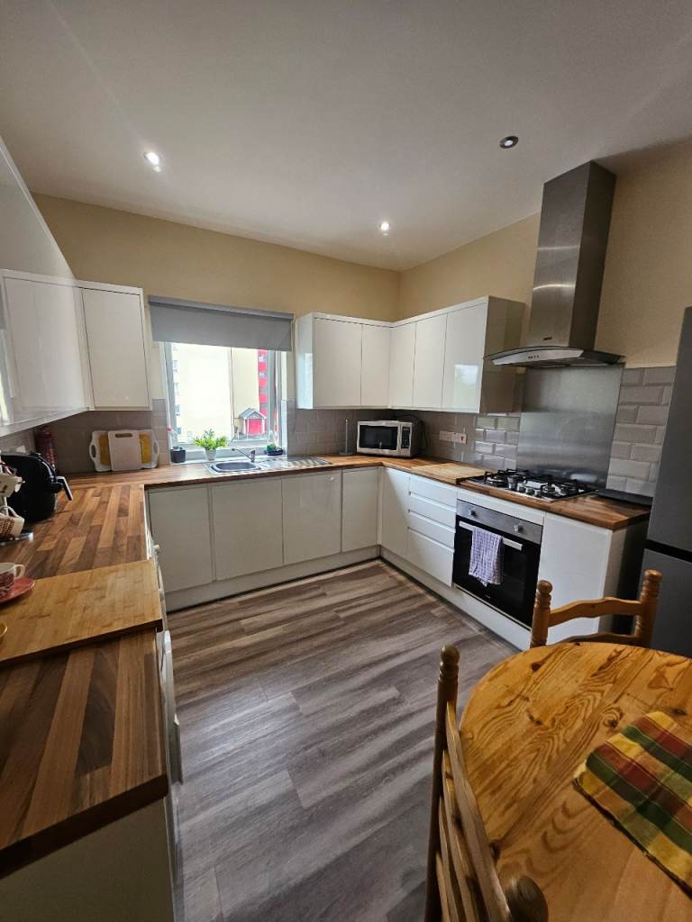 Fully Serviced Equipped Apartment Central Dunfermline 