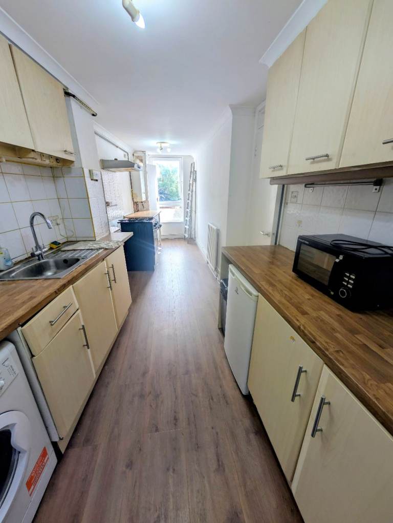 Four bedroom flat available!