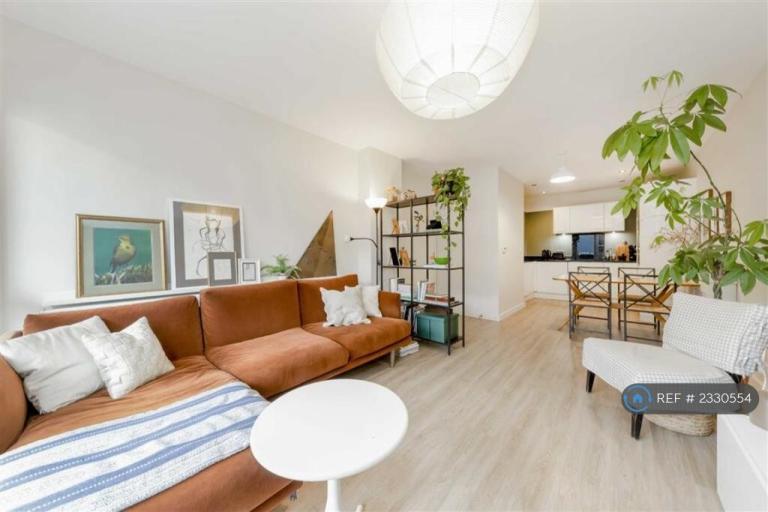 2 bedroom flat in Coleby House, Cricklewood, NW2 (2 bed) (#2330554)