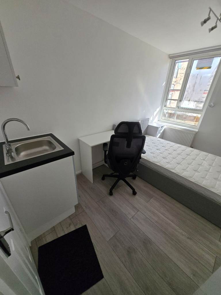New studio single occupancy W10 area, UC accepted 