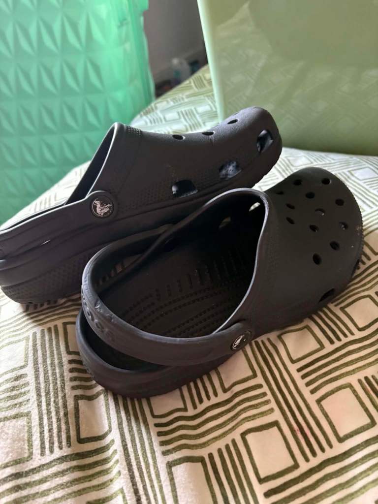 Crocs Classic Clogs – Black, Good Condition, Size M6/W8