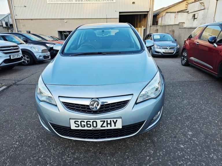 2010 Vauxhall Astra 1.6i 16V Exclusiv 5dr HATCHBACK Petrol Manual
