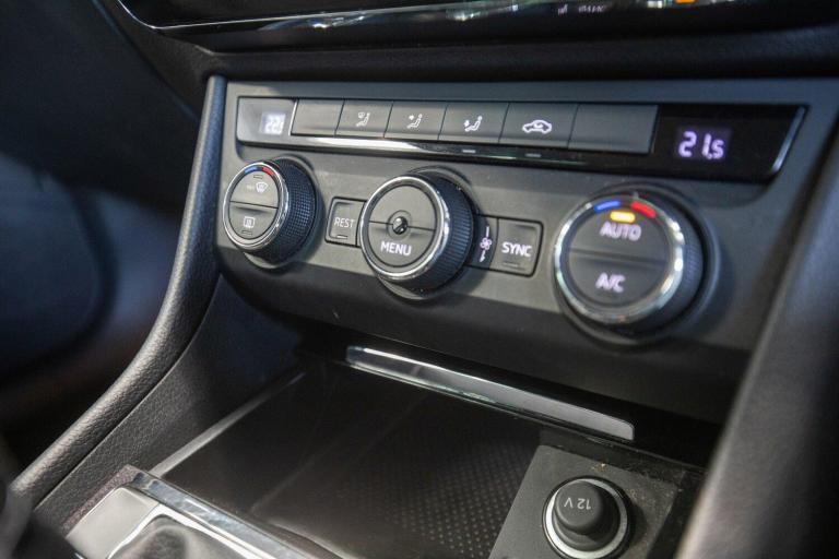 2016 Skoda Superb 2.0 TDI CR SE Technology 5dr ESTATE DIESEL Manual