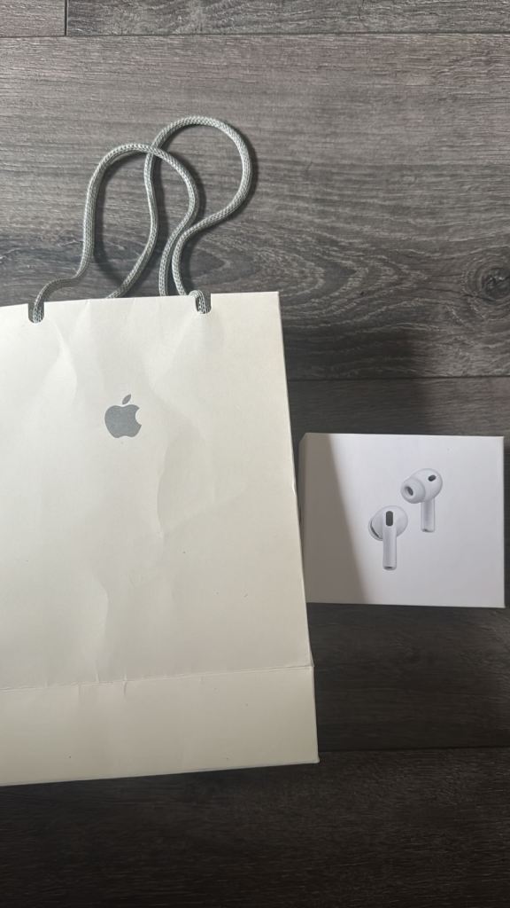 airpods pro 3 + bag
