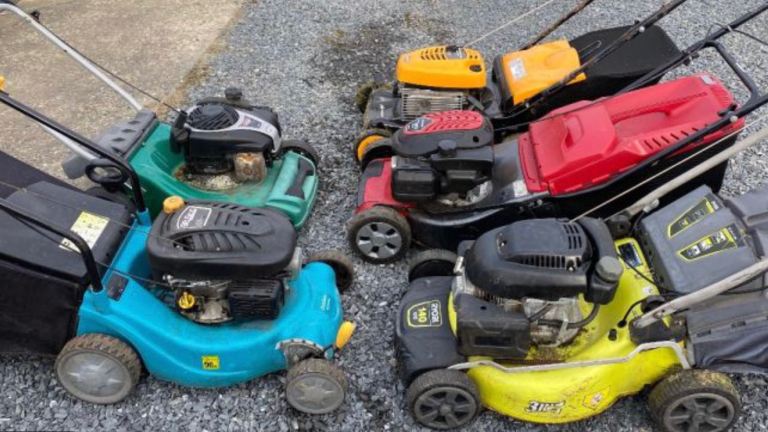 Wanted lawnmower’s Strimmers ext 