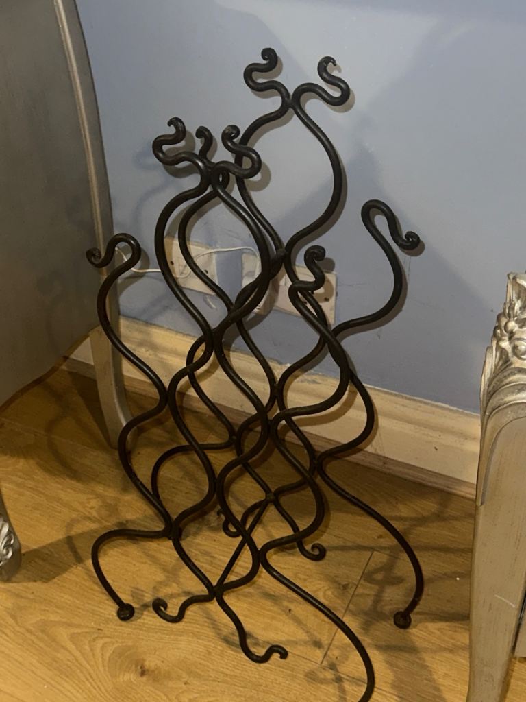 Black Metal Wine Rack – Good Condition