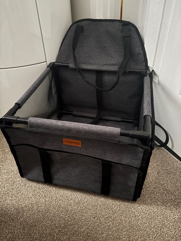 As new pet carseat