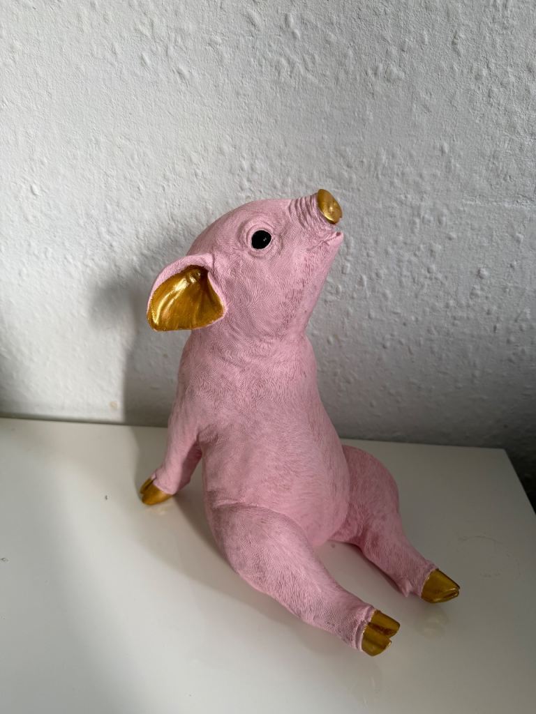 Pink & Gold Decorative Pig Figurine – Cute Home Decor